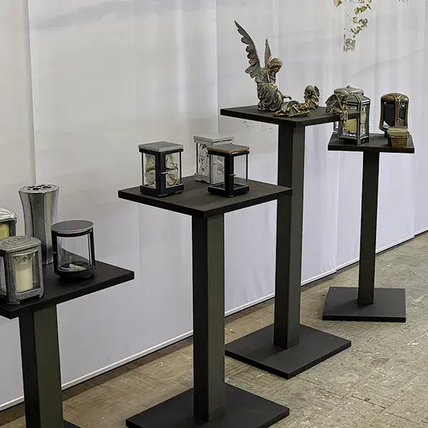 Grabmalausstellung der ADE Natur- und Kunststeine GmbH in Kohlberg